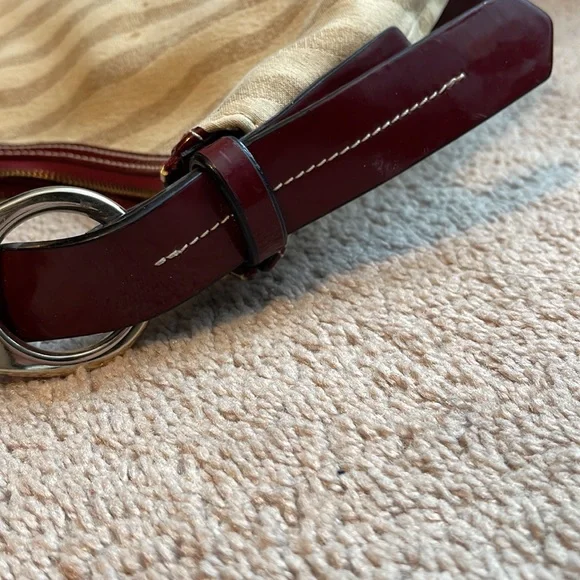 Dooney & Bourke Large Nikki Hobo bag. - Picture 16 of 16